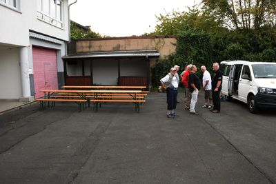 ... am Dorfgemeinschaftshaus in Greifenthal.