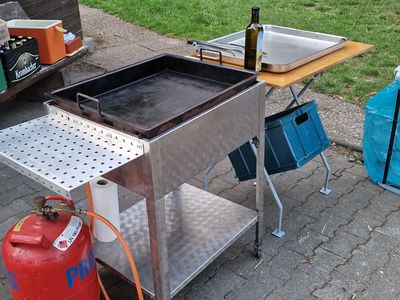 ... Grill aufbauen, ...