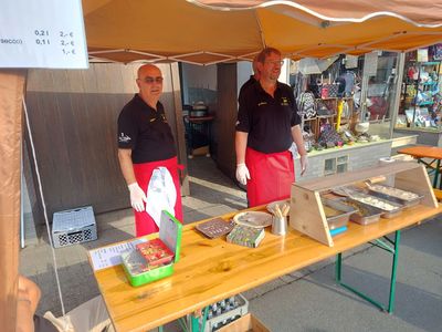 Dann konnte die Kundschaft ...