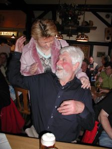 So mancher von uns fand auch schnell Anschluss an die übrigen Gäste ...