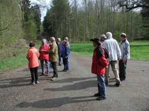 Wie immer konnte Uli uns etwas zu Besonderheiten am Wegesrand berichten.