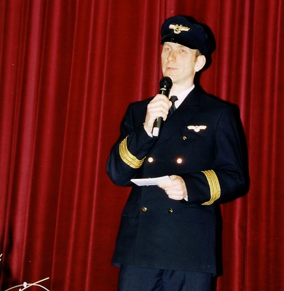 Aber hier ist unser Kapitän Wolfgang.