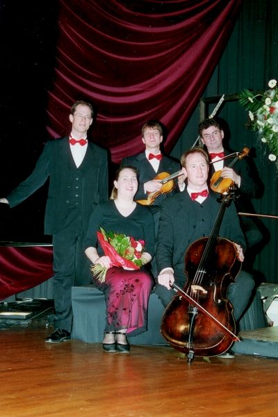 Und wie! Das Salonorchester entrückte ins Caféhaus nach Wien,