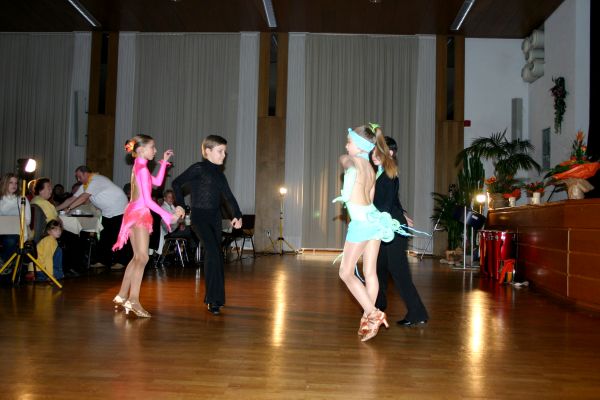 der Tanzclub Schwarz-Rot Wetzlar mit seiner jungen Tanzgarde überzeugte,