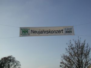 Banner an der Volkshalle.